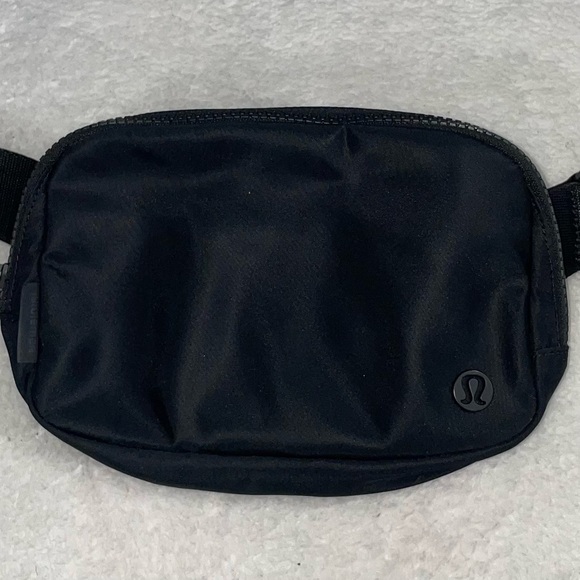 lululemon athletica Handbags - Lululemon OG Black Belt Bag